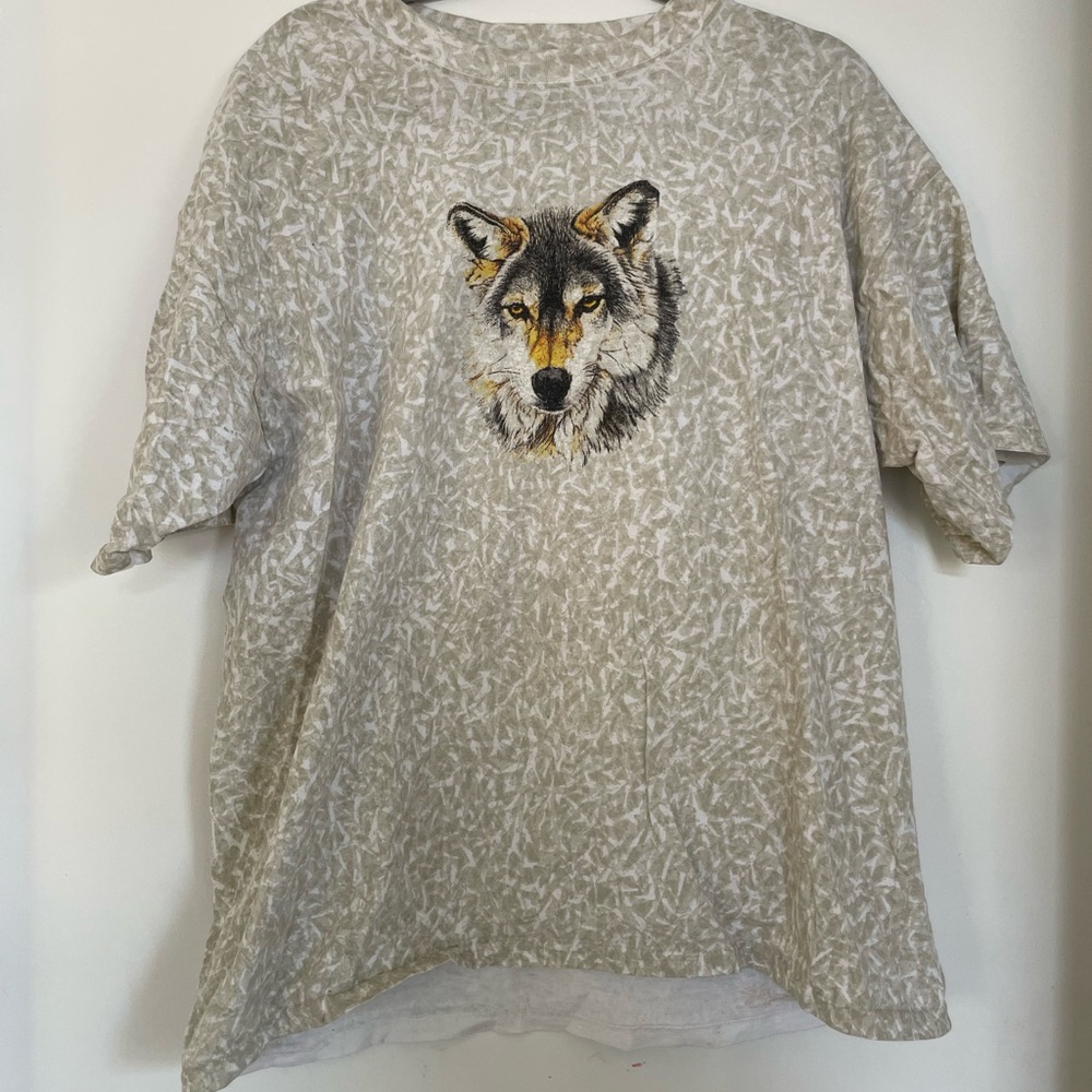 Gray T-Shirt with Wolf Design